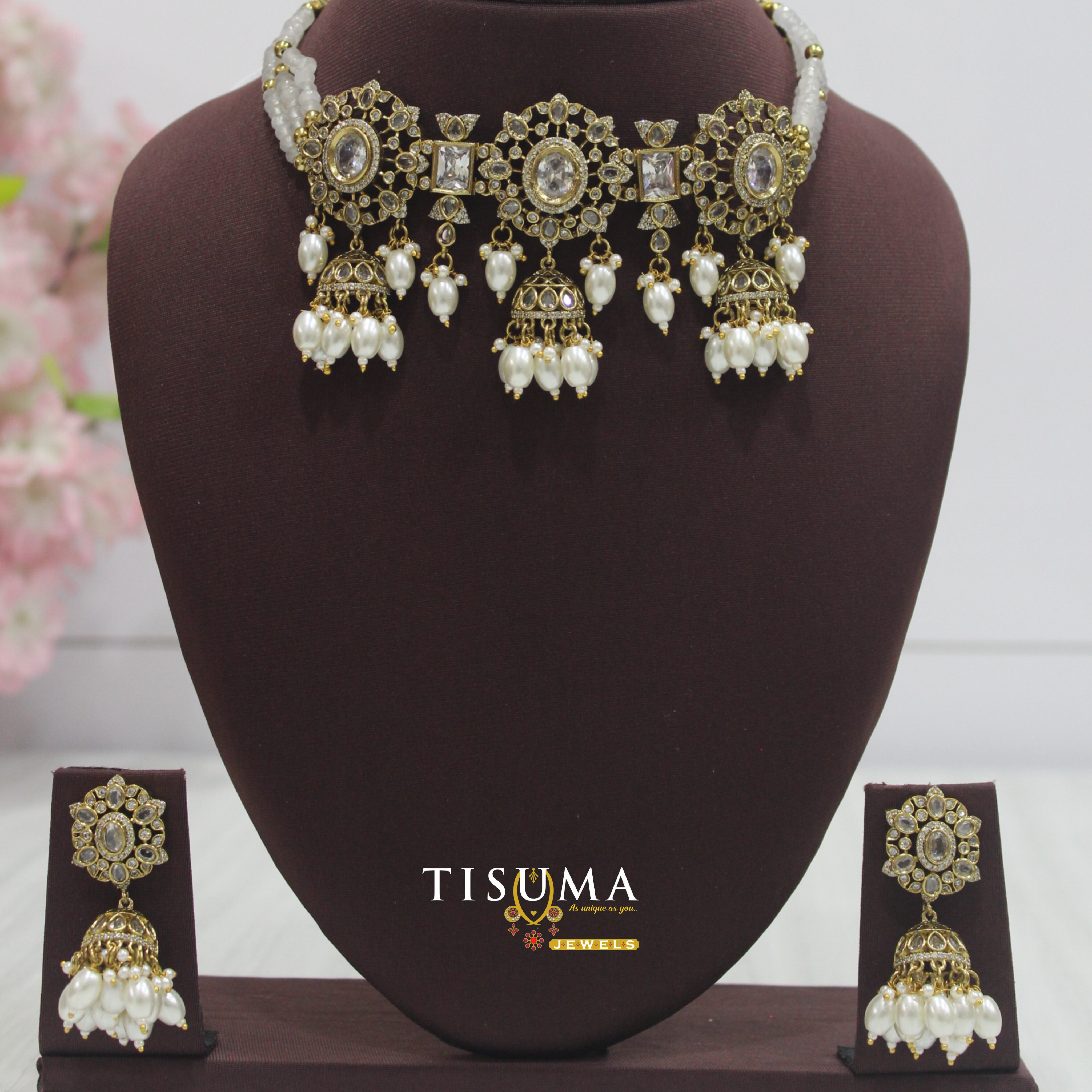 Victorian choker 