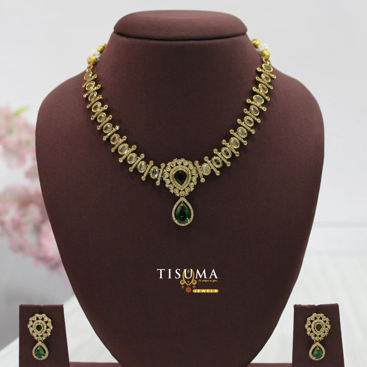 Victorian Green Pendant Necklace Set
