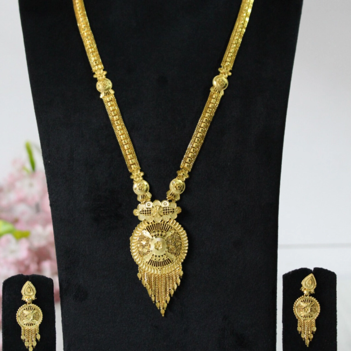 One Gram Floral Round Pendant Haram