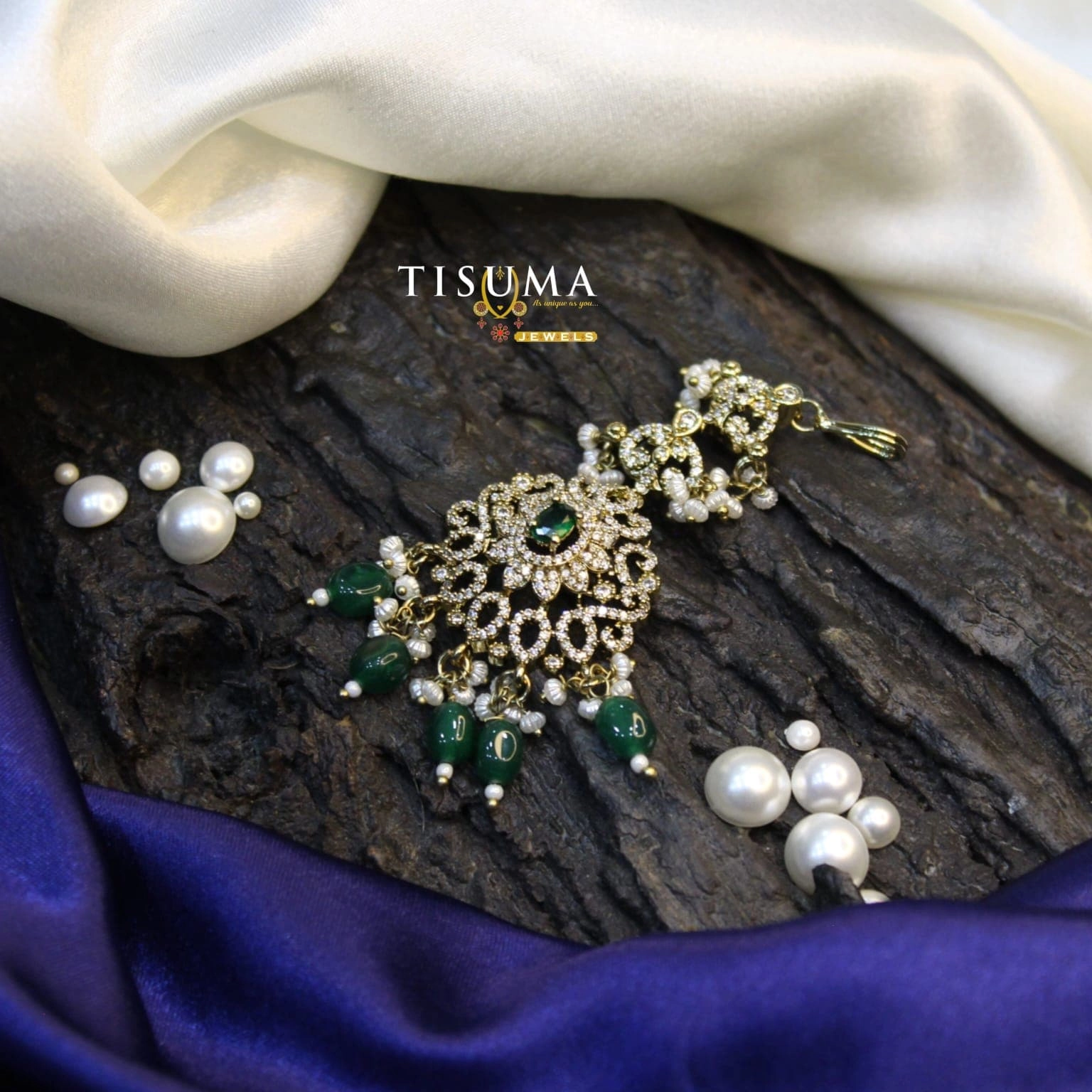 AD Nethi Chutti with Green Stone & Pearl Drops