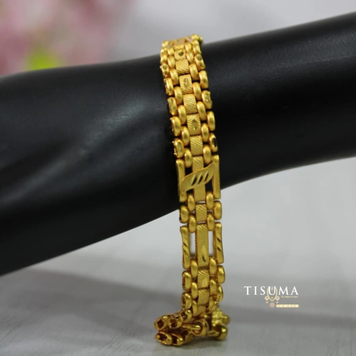 Gold tone textured link men's bracelet