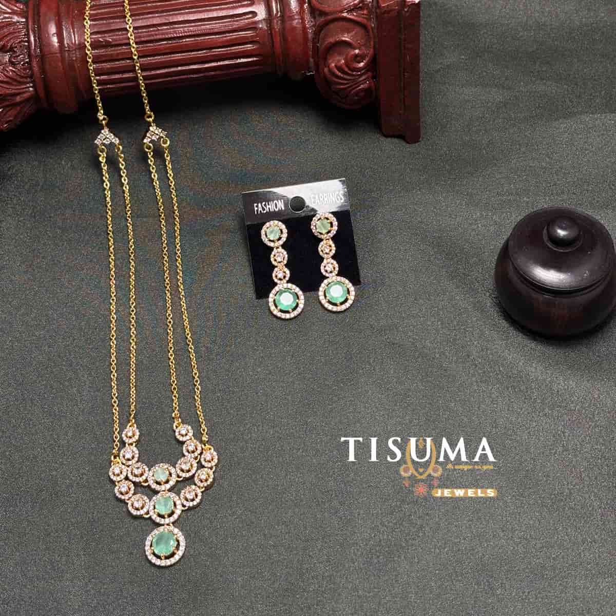 Layered chain Mint greens