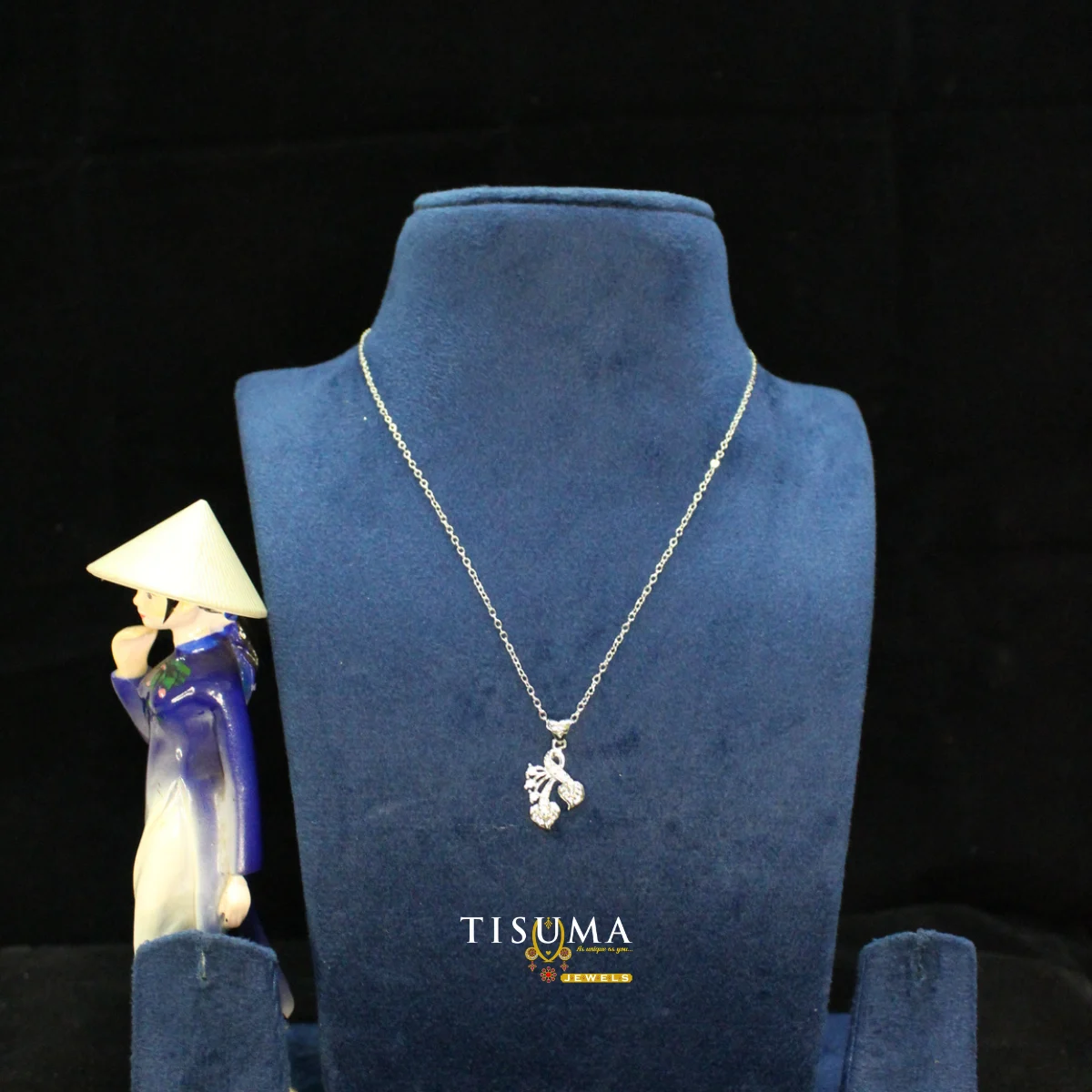 TISUMA JEWELS silver-tone necklace with floral pendant and sparkling stone details